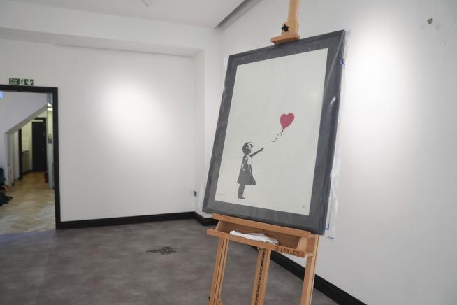 Days After Theft, Gallery Displays Banksy Print in Evidence Bag