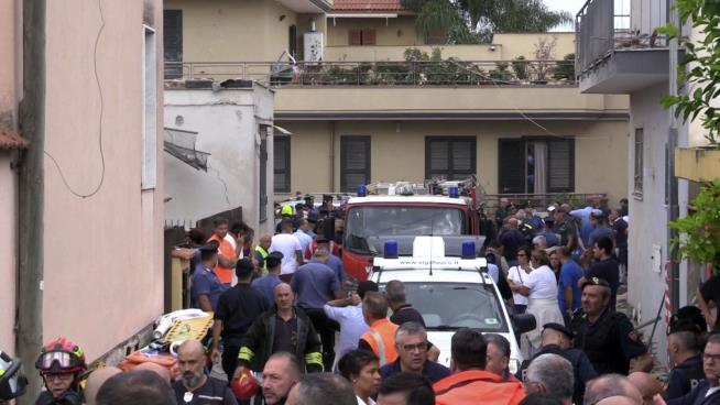 Building Collapse in Naples Kills Siblings, Buries Mother