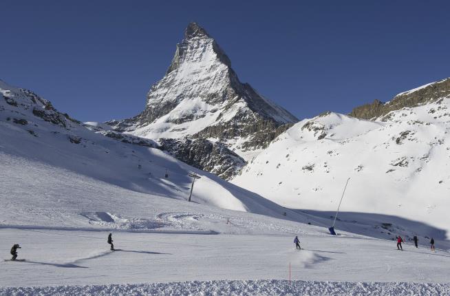 Switzerland, Italy Redo Their Border Due to Ice Melt