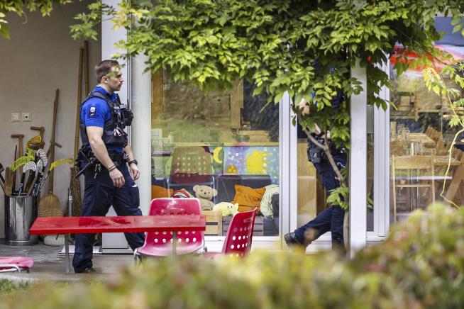 3 Children Stabbed on Way to Zurich Daycare