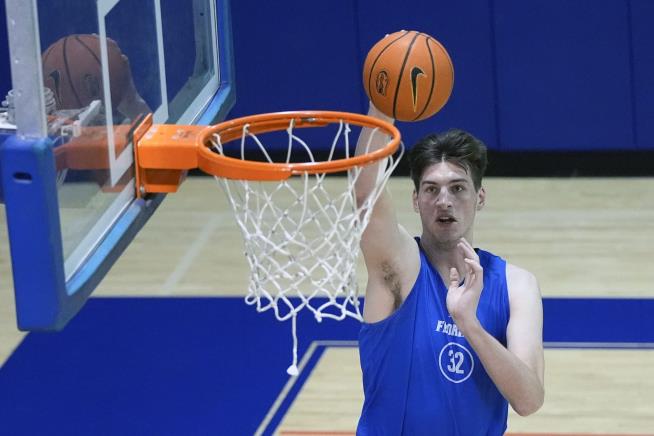 The University of Florida's Olivier Rioux Is World's Tallest Teen