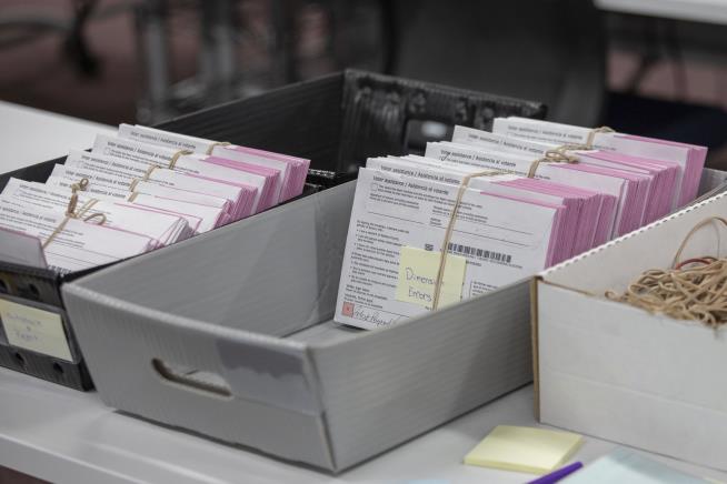 Completed Ballots Fall Off Truck in Florida