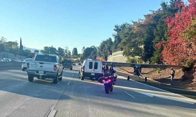 Small Plane Lands on Highway Amid Morning Commute