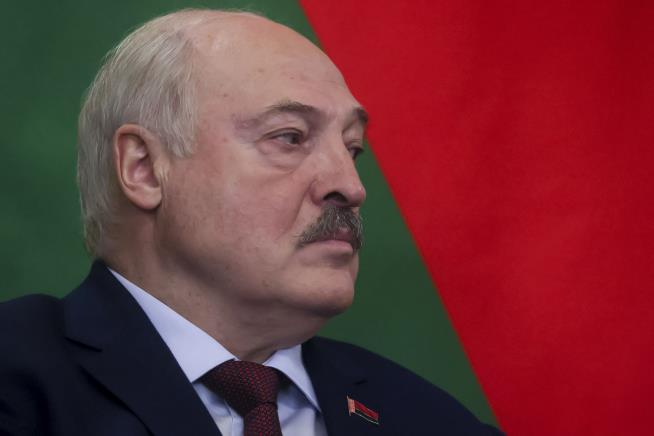 Lukashenko Frees 31 Political Prisoners Amid Crackdown