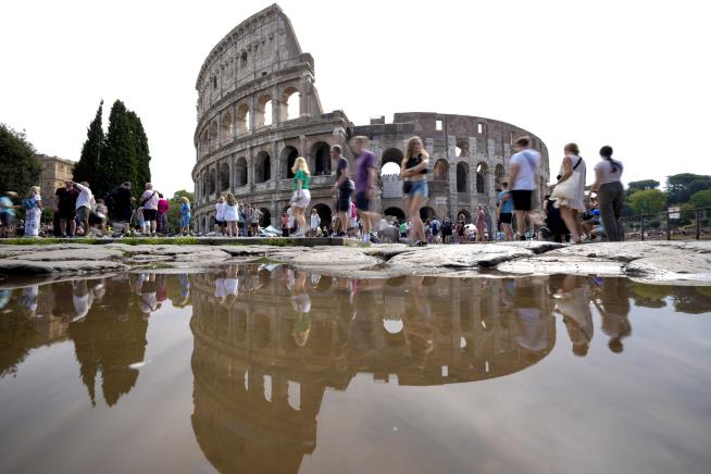 Contest Will Let Colosseum Visitors Be 'Gladiators'