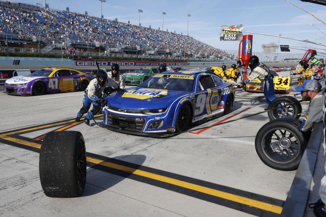 Chase Elliott Named NASCAR's Most Popular Driver Again