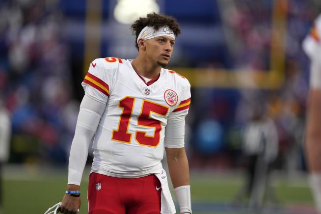 Patrick Mahomes Fined $14K for 'Violent Gesture'