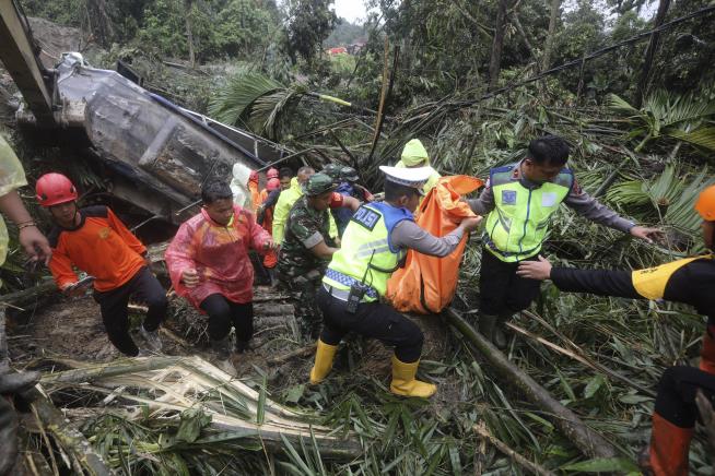 Landslide Hits Sumatra Tourist Bus, Killing 9