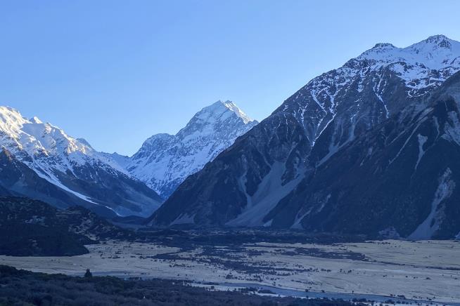 2 Americans Missing on New Zealand's Highest Peak