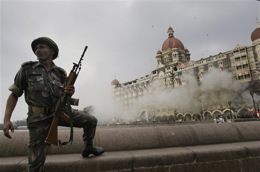US Suspects Pakistani Group Behind Mumbai Terror