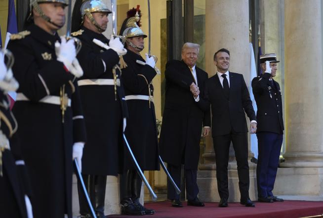 Macron Hosts Trump, Zelensky Meeting