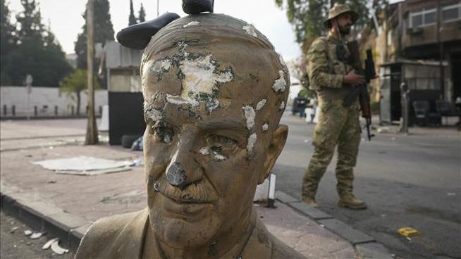 Tomb of Assad's Father Is Torched