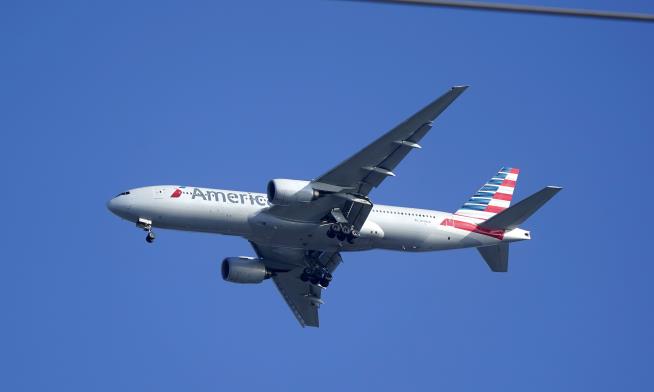 Plane Departing One NYC Airport Swiftly Lands at Another