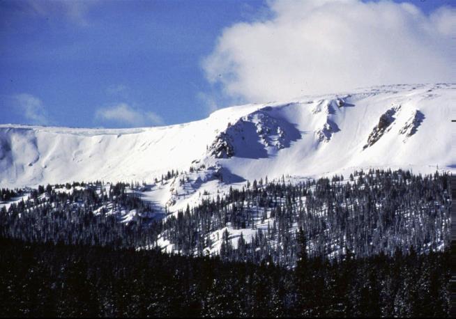 174 Rescued After a Colorado Ski Lift Cracks