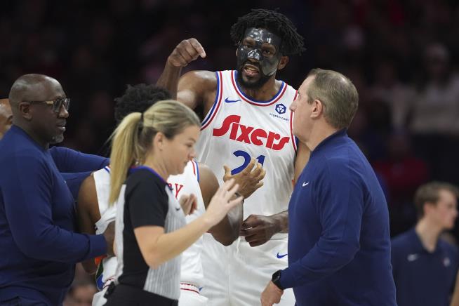 An NBA Ejection Causes a Buzz