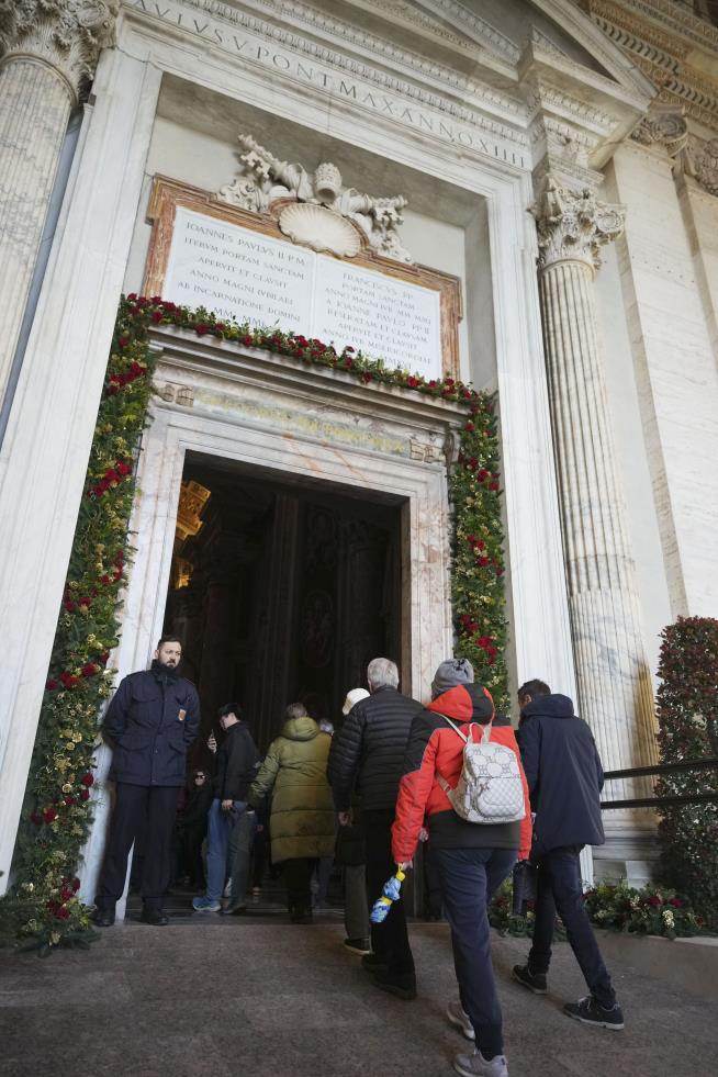 In Rome, Christmas Ushers in 2025 Holy Year