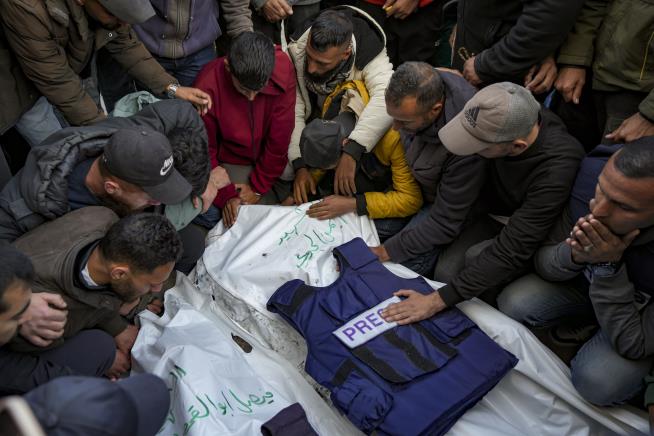 Gaza Officials: 5 Journalists Killed in Israeli Strike