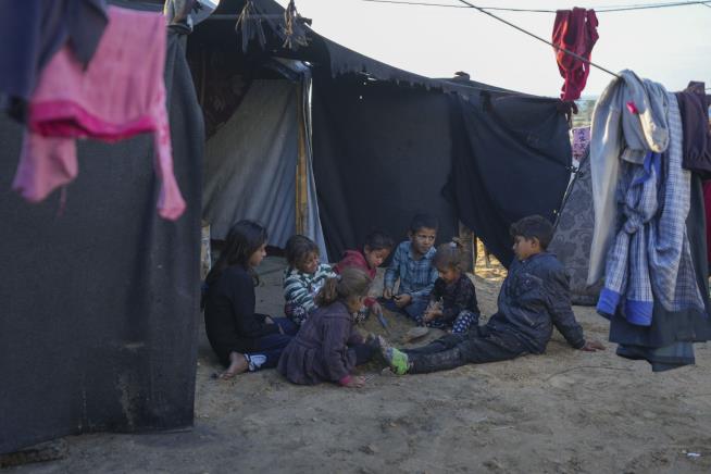 Patients, Staff Are Forced From Northern Gaza Hospital