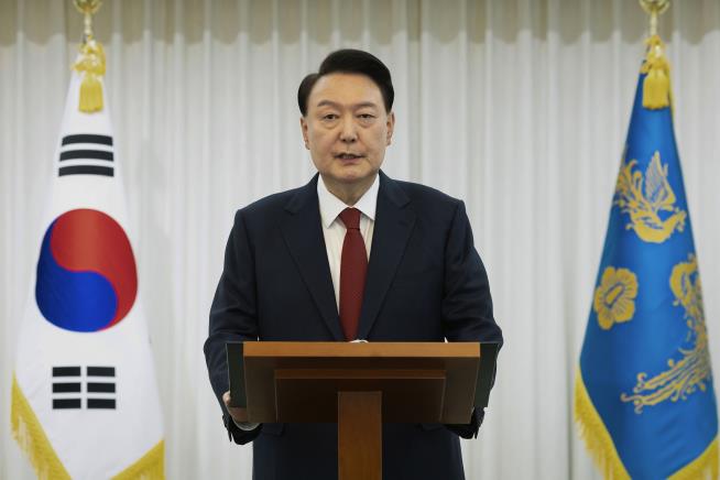 South Korea's Impeached President Vows to Defy Detention