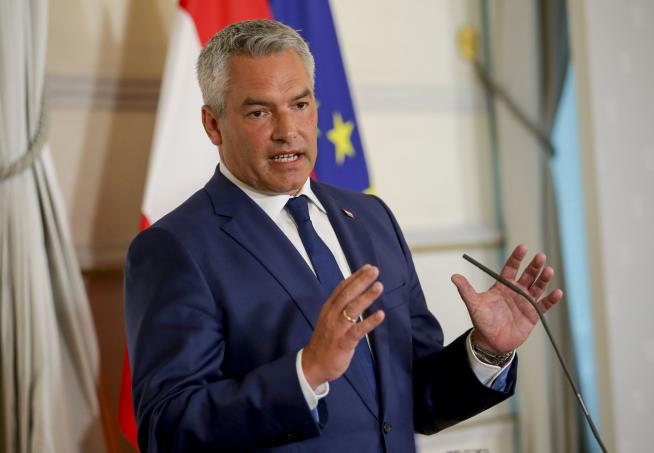 Coalition Talks Fail, Leading Austrian Chancellor to Quit