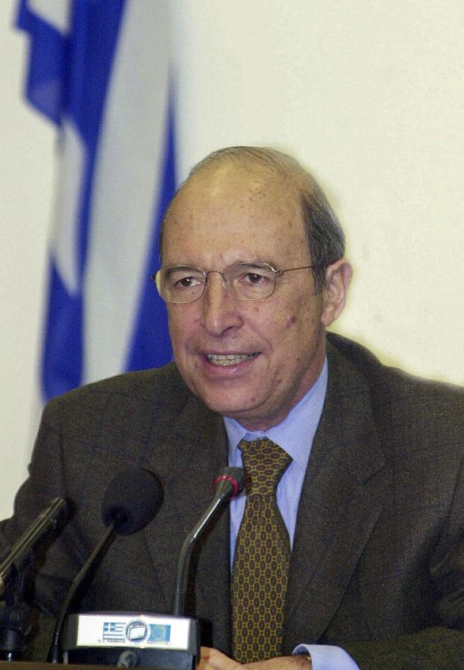 Former Greek PM Costas Simitis Dies at 88