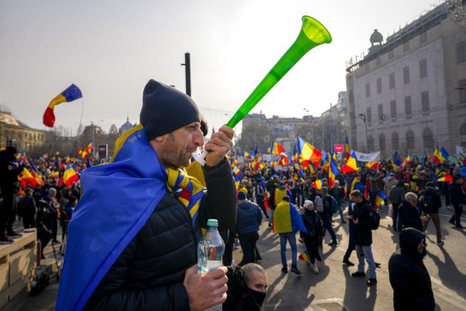 Romanians Protest Annulment of Presidential Election