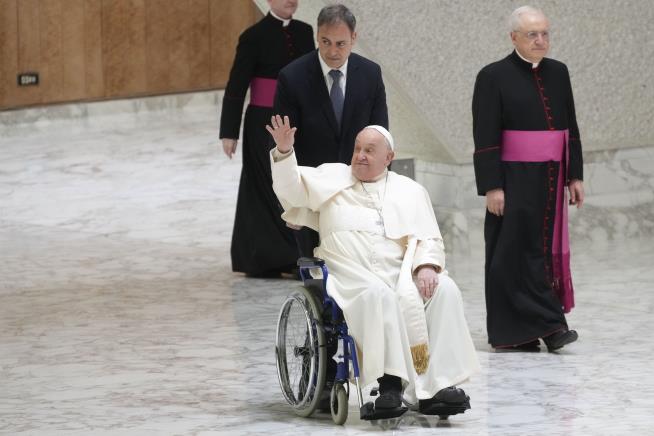 Pope Francis Baptizes 21 Babies in Sistine Chapel