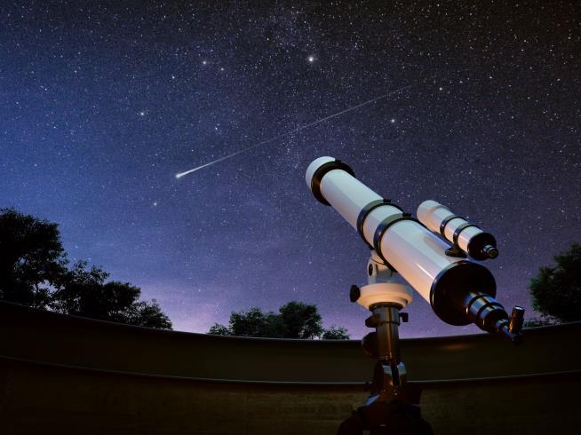 Scan the Night Sky for a 'Sun-Skirting Comet'