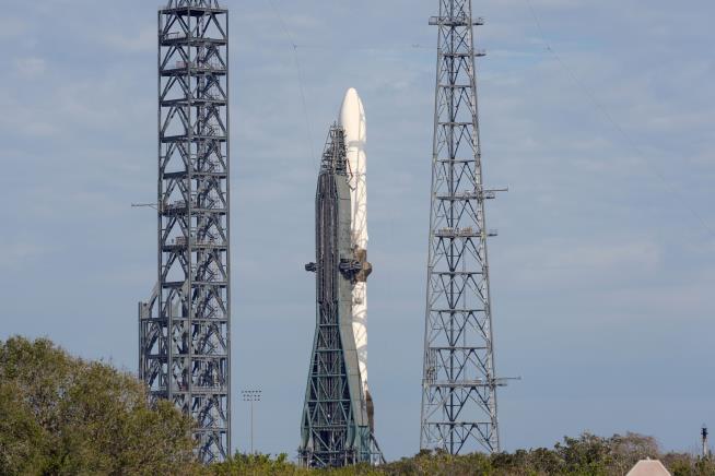 Finally, It's Liftoff for Blue Origin's New Glenn Rocket