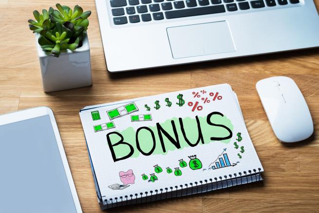 Year-End Bonuses Rose 2% in 2024