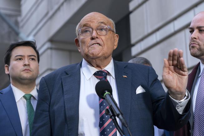 Giuliani Says He Has Reached Deal With Election Workers