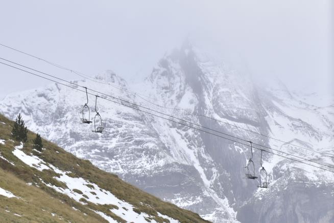 Lift Drops Skiers, Leaves Others Dangling in Air