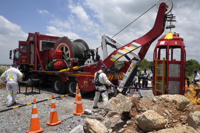 Illegal Gold Mining Ringleader Escapes With Police Help