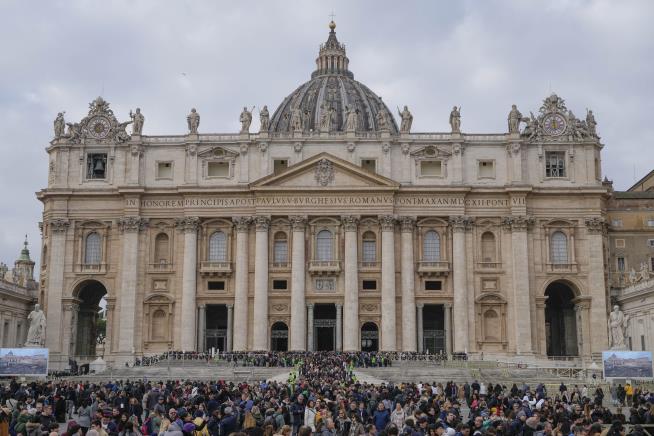 Pope Adds Warning on Antisemitism to Angelus Prayer