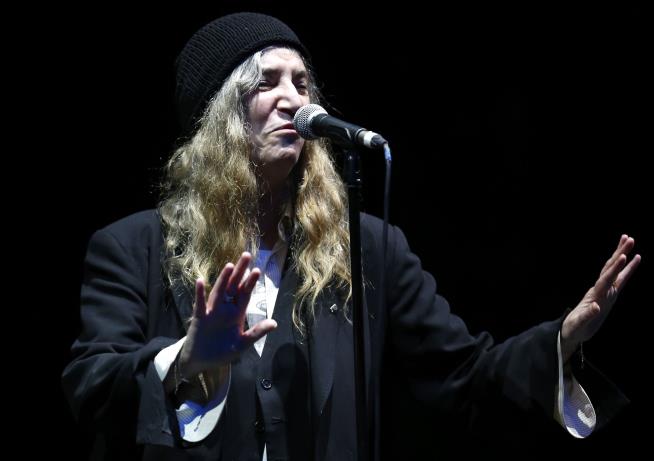 Patti Smith: 'I'm Fine' After Collapse on Stage