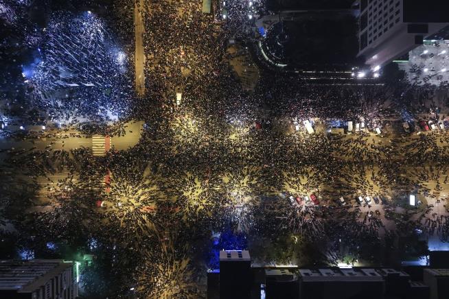 Farmers, Cabdrivers, Residents Help Graft Protesters in Serbia