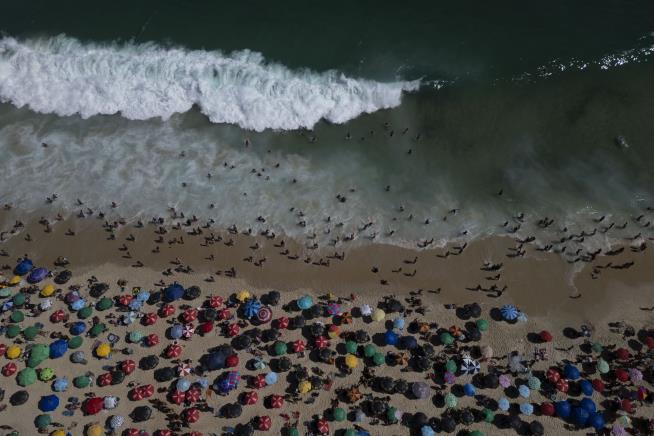 Rio Hits Decade-High Temperature Ahead of Carnival