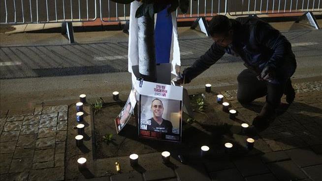 Bodies of 4 Hostages Returned in More Muted Exchange