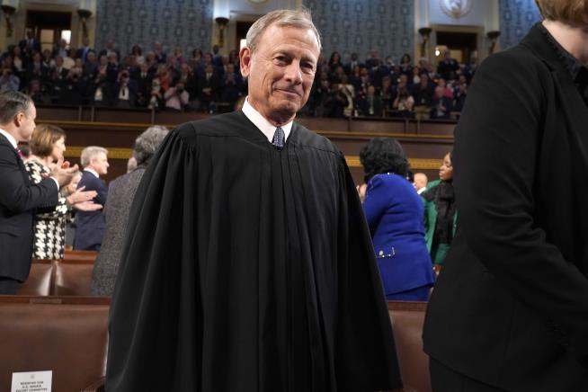 John Roberts Keeps Foreign Aid Freeze in Place