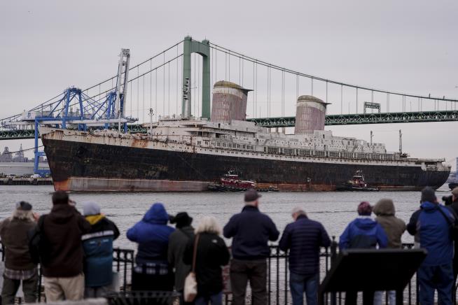 SS United States Completes First Leg of Voyage to Become Reef