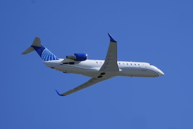 5 Hospitalized After United Flight Hits Severe Turbulence