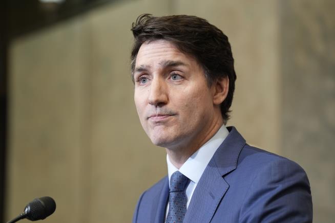 Trudeau to Trump: This Is a 'Very Dumb Thing to Do'