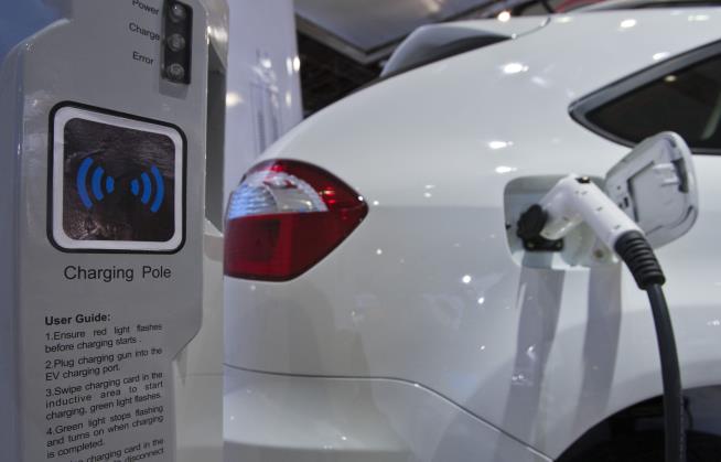 Tesla Rival BYD Unveils Ultrafast Charger