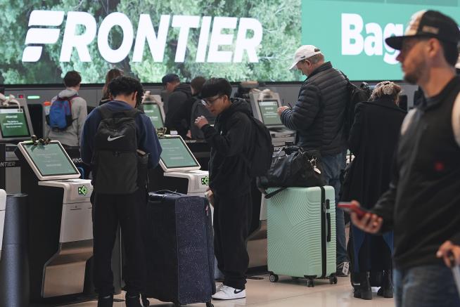 Frontier: 'File for Divorce' From Other Airlines With Free Bags