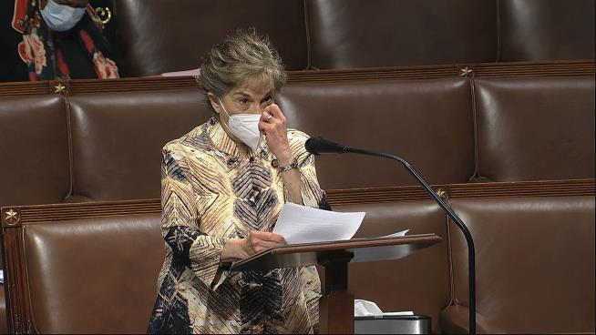 3 Democrats Beg Off Resolution to Impeach Trump