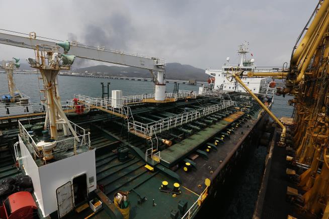 Trump Threatens to Sanction Buyers of Iranian Oil