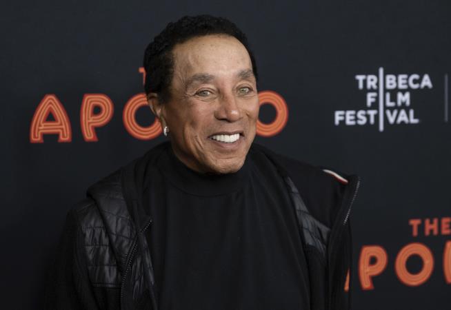 Smokey Robinson Denies 'Vile' Rape Claims