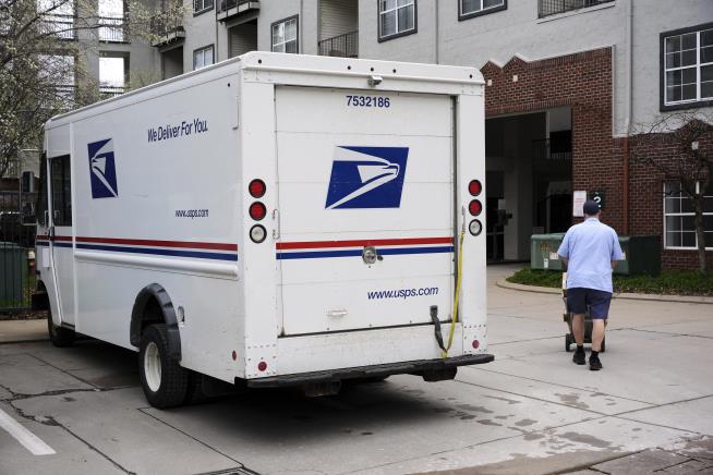 New Postmaster General Has FedEx Experience