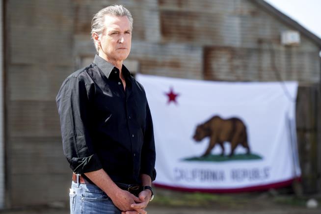 California Pressures Cities to Ban Homeless Encampments