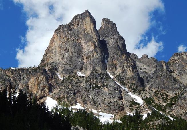 Rock Climbers Were 400 Feet Up When Anchor Failed